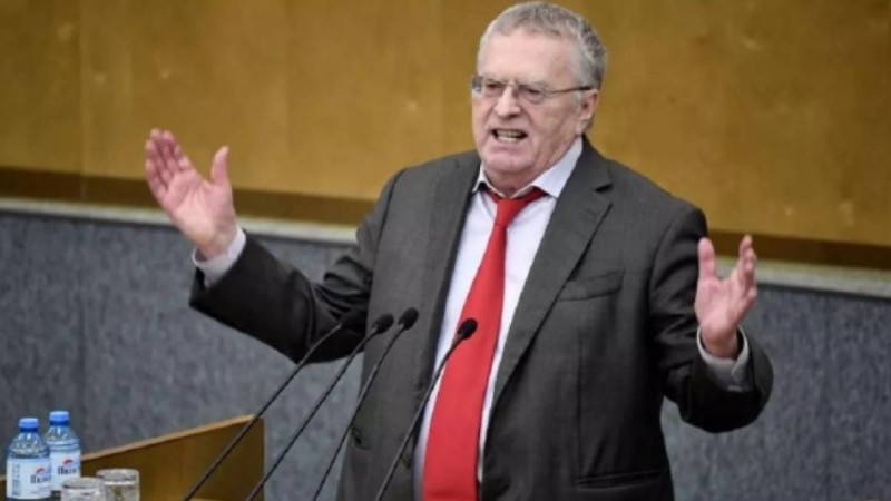 БАҚ: Жириновский медикаментозды ұйқыдан оянып, есін жиды