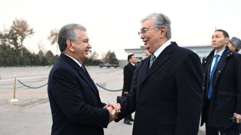 Тоқаев Шавкат Мирзиёевті туған күнімен құттықтады