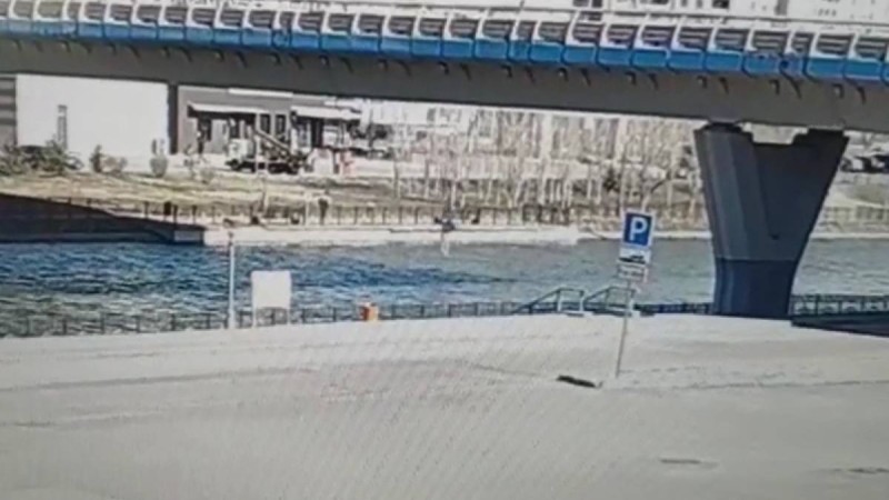 Нұр-Сұлтанда 16 жастағы қыз көпірден секіріп кетті