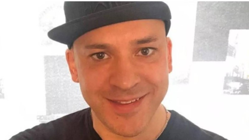 Танымал ресейлік "Отпетые мошенники" тобының бұрынғы солисі көз жұмды