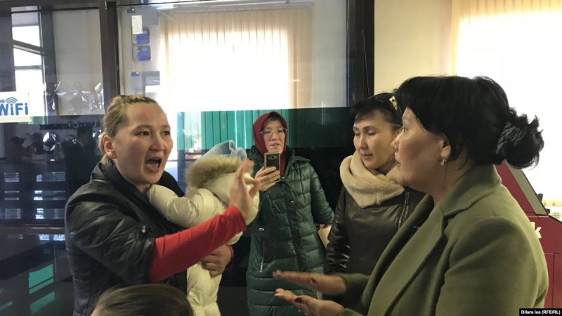 "Көп балалы аналар сияқты бала саны аз отбасыларға да көмек берсін!"