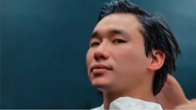 "17 жасымнан танымалмын": Ақтөбеде екі бірдей концерт берген Қайрат Нұртас әлі де хит болатынын айтты (фото)