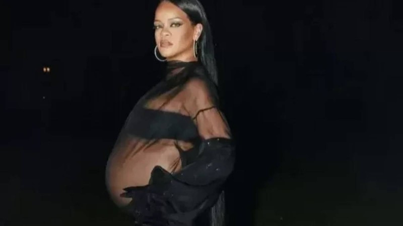 Әнші Рианна үшінші cәбиін дүниеге әкелді