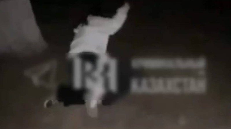 Атырауда кәмелетке толмаған қыз қатарласын аяусыз ұрып-соғып, тепкінің астына алған 