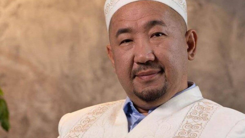 «Үй беремін дегендер болды...»: Нұрлан имам 7 баласымен мешітті паналап отыр