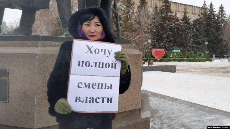 Оралда азаматтық белсенді тұтас биліктің ауысуын талап етті