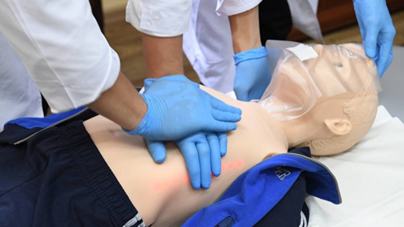 Жол апатына ұшыраған адамға алғашқы көмекті қалай көрсету керек?