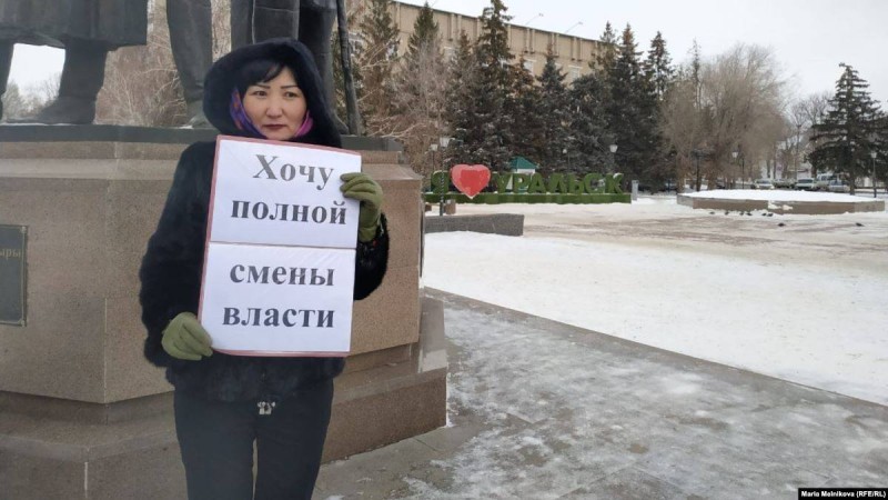 Оралда белсенді биліктің толық ауысуын талап етіп, акция өткізді