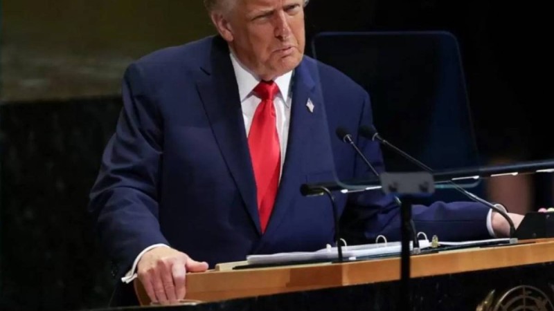 «Бұл – ұят»: Трамп Украинадағы соғысқа байланысты Ресей мұнайынан бас тартуға шақырды