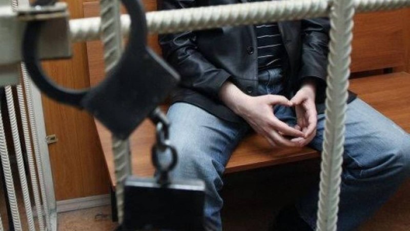 Қыздарды пәтеріне алдап шақырып, зорлап, кейін кредит алдырған екі ер адам сотталды