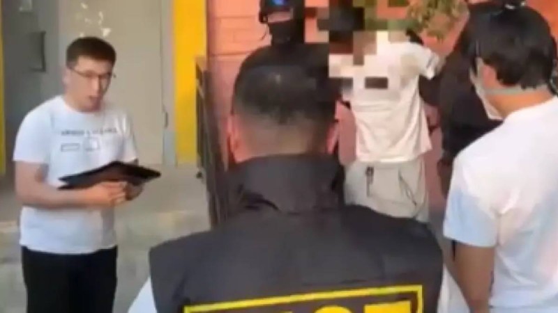 Атырауда видеоңды таратып жіберемін деп тұрғыннан ақша бопсалаған күдікті ұсталды