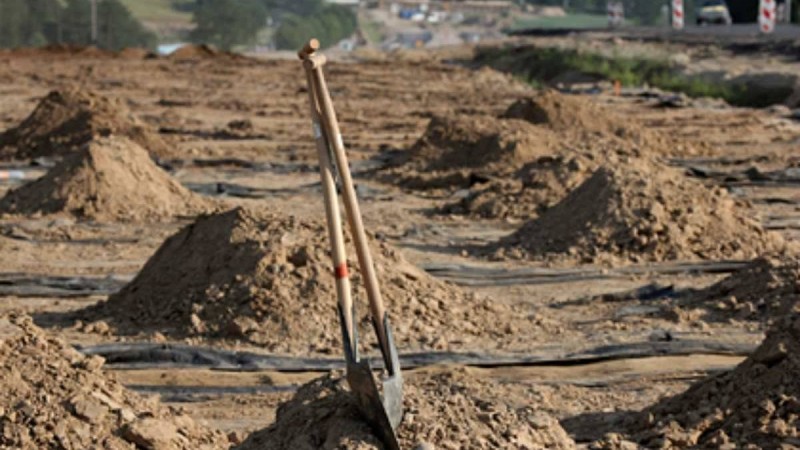 Тірідей жерленген ер адам бейіттен өзі шыға алды - Қазақстан жаңалықтары