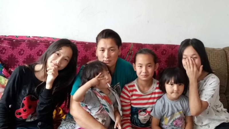 "Көрмеген қиындығымыз қалмады": Алматы облысында он адам 1500 теңгеге күн көріп отыр - Қазақстан жаңалықтары