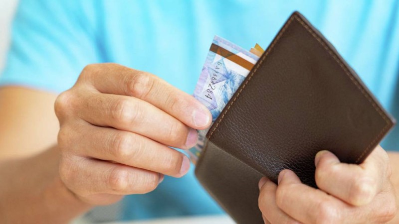 Отандық қор Қазақстан оқушыларына ақша береді: Оны қалай алуға болады?