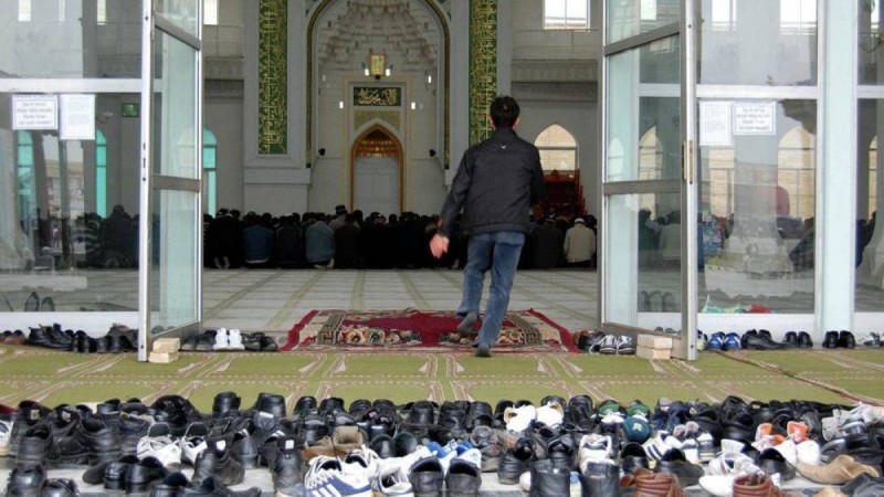 Мешіттен аяқкиім ұрлаған