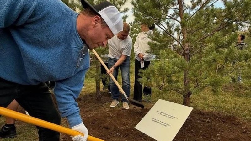 Әлемдік жұлдыз Қазақстанға келіп, жанкүйерлерімен қауышты