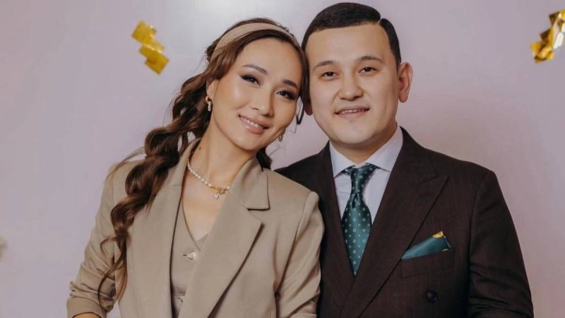 "Бала асырап алуға дайын емеспін": Елдос "Колобоктың" әйелі өзіне жиі қойылатын сұраққа жауап берді