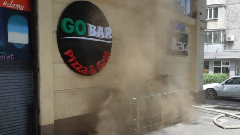 Алматының орталығында дәмхана өртеніп жатыр: өрт сөндірушілер адамдарды іздеуде - Қазақстан жаңалықтары