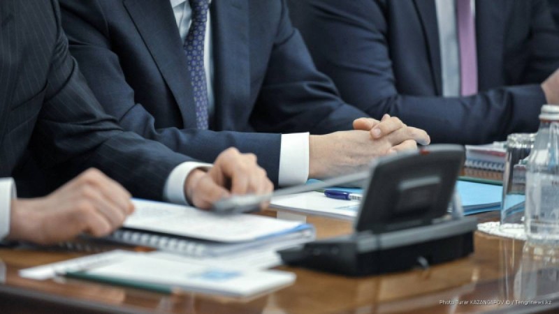 Қазақстанда министрліктерде қанша мемлекеттік қызметкер жұмыс істейді?