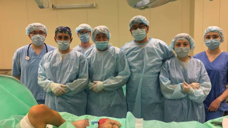 Нұр-Сұлтанда алып аяқты қызға ота сәтті жасалды