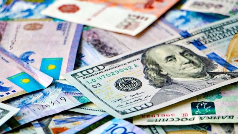 Доллар бағамы ұзақ уақыт сақталған 400 теңге белгіленімнен төмен түсті - Қазақстан жаңалықтары