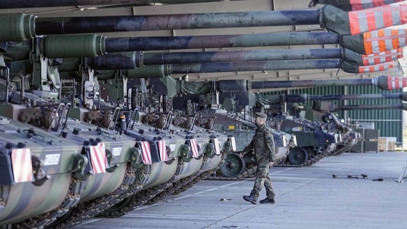 НАТО Ресеймен шекарасына 300 мың әскер әкеле жатыр