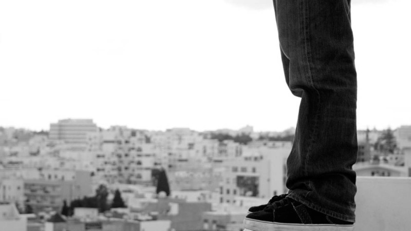 Ақтөбеде 17 жастағы қыз бен 18 жастағы жігіт жоғары қабаттан бірге секіріп, мерт болды