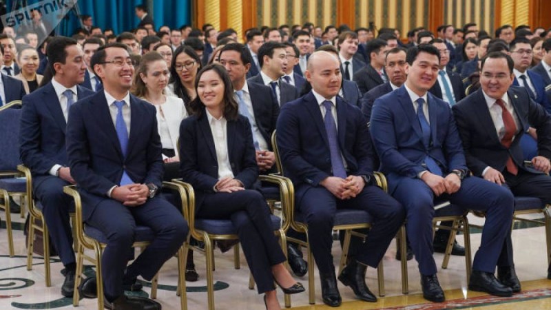 биыл 100 жас лауазымды қызметке тағайындалады