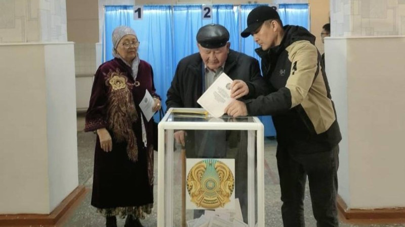 Ұлытау облысында Әйтеновтер отбасы дауыс берді
