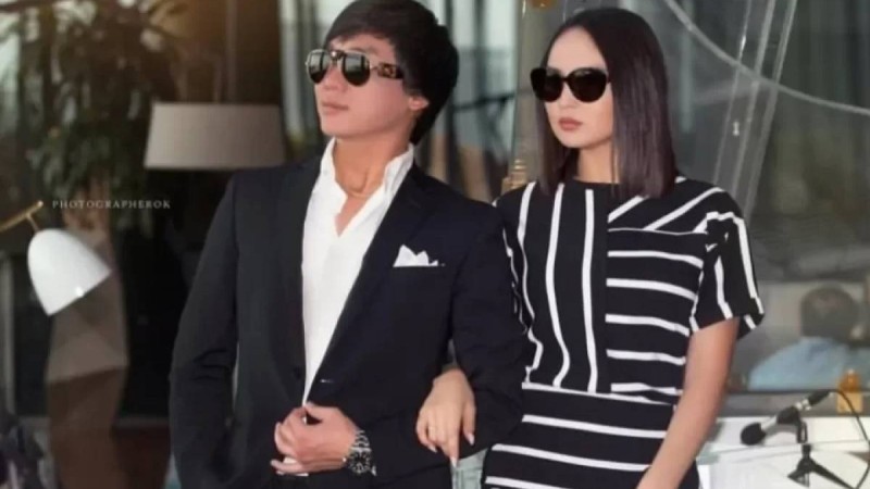 "Құны – 386 мың теңге": Жұлдыз Әбдікәрімова көзілдіріктерін сатуға шығарды