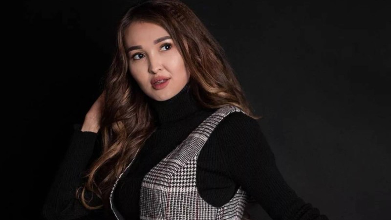 "Талай жігіт емді". Ақтаулық атышулы блогер омырауы туралы айтты (видео)