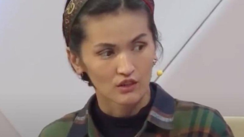 6 жылдан бері 4 баласын тастап, қашып жүрген әйел: Өзімнен 15 жас үлкен күйеуім түні бойы айуандық жасайды