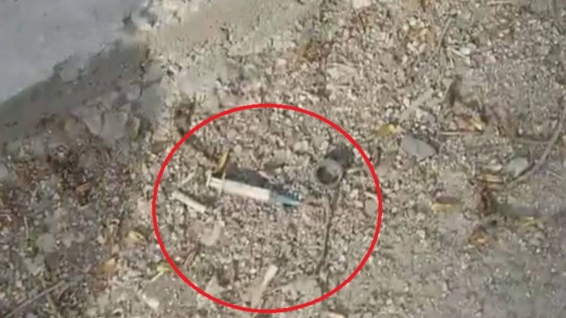 Алматыда тротуарда шашылып жатқан қолданылған шприц жұртты шошытты (видео)