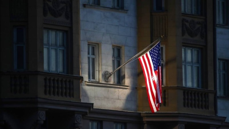 АҚШ елшілігі америкалықтарды Ресейден тезірек кетуге шақырды