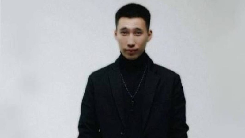 Жанкүйерлерінен қашқан әнші Kalifarniya сынға ұшырады