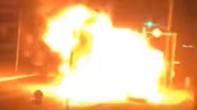 Ақтау қаласының ортасындағы күшті жарылыс видеоға түсіп қалды