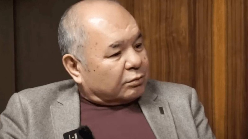 "Баяғыда ұят, намыс деген болатын": Уәлибек Әбдірайымов Еркеге үйленген Раимды сынап тастады (видео)