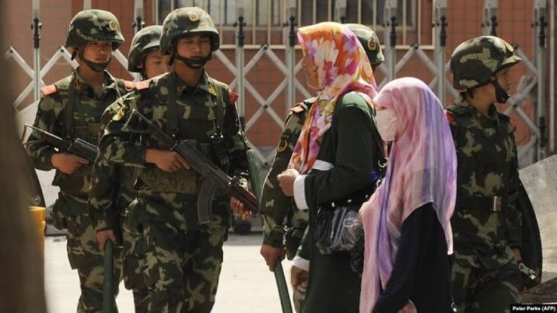 «Көмектесіңдер! Мен Қытайдағы түрмеде отырмын»: ұйғырдың хаты арандату ма әлде мұсылманның жан айғайы ма?