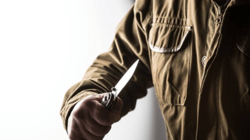 Астанада ер адам имамды 13 жерінен пышақтап кеткен