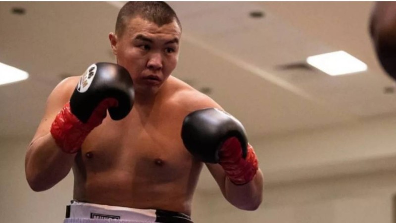 Қазақстандық Мексикадан келген боксшыны 43 секундта нокаутқа жіберді (Видео)