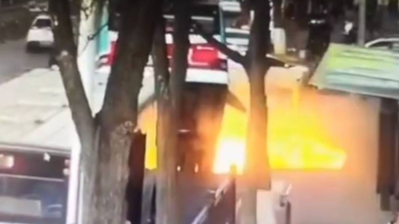 Жол опырылып түсіп, алты адам қаза тапты