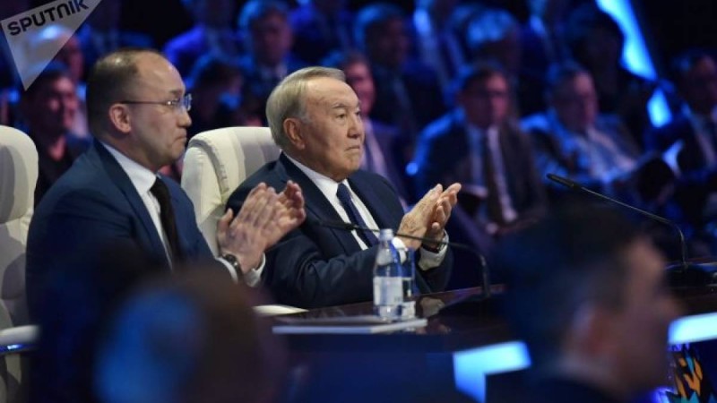 Абаев Назарбаевтың қатты сынға алынған шешімі туралы айтты