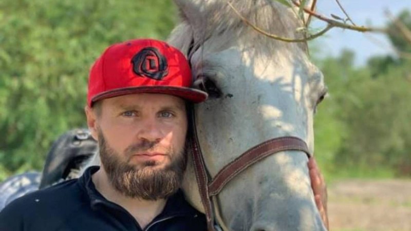 "Мұсылман болу сондай бақыт!": Ислам дінін қабылдаған Максим Келлер