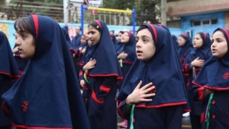 Иранда оқушы қыздарды улаған 100-ден аса адам ұсталды