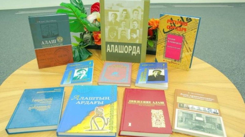 Халел Досмұхамедов: өмірбаяны, шығу тегі, білімі, еңбектері, саяси қызметі