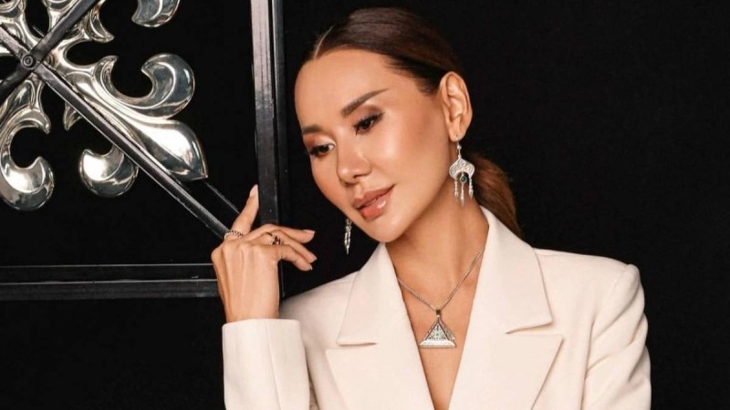 "259 миллион 616 мың теңге": Динара Сәтжанның бір күндік образы ел талқысына түсті