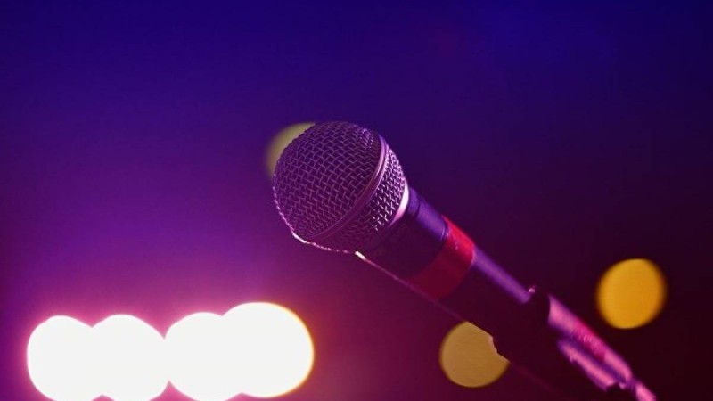 Қазақстандық танымал әнші туған күнін дүркіретіп атап өтті