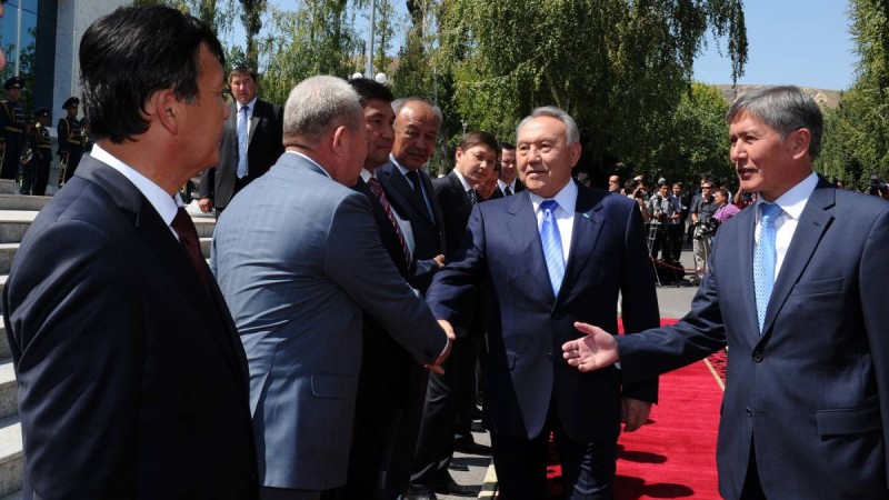 Назарбаев пен Атамбаев арасындағы араздықтың ақиқаты