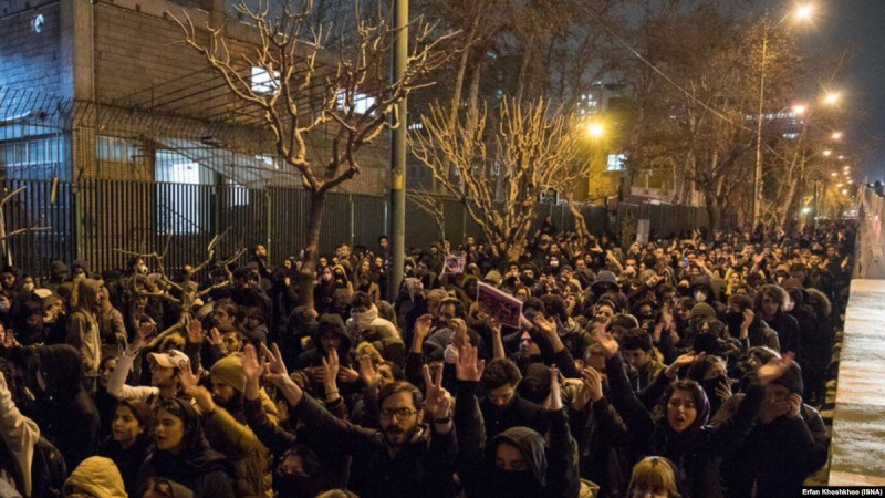 Иранда наразылар биліктің отставкаға кетуін талап етті