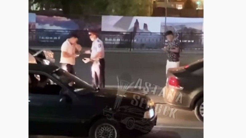 Елорданың қақ ортасында мас жүргізуші жол апатына себепкер болды (видео) - Қазақстан жаңалықтары